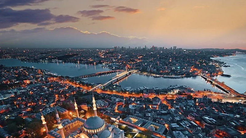Türkiyədə güclü zəlzələ: İstanbul da silkələndi