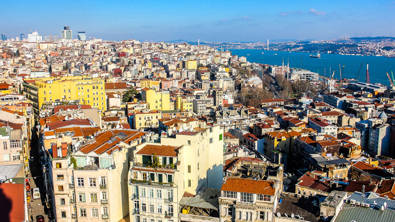 İstanbulda 1,5 milyon binanın sakinləri köçürüləcək