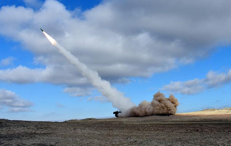 Ordumuz şərti düşmənin hava hədəflərini zenit-raket kompleksləri ilə məhv etdi (FOTO/VİDEO)