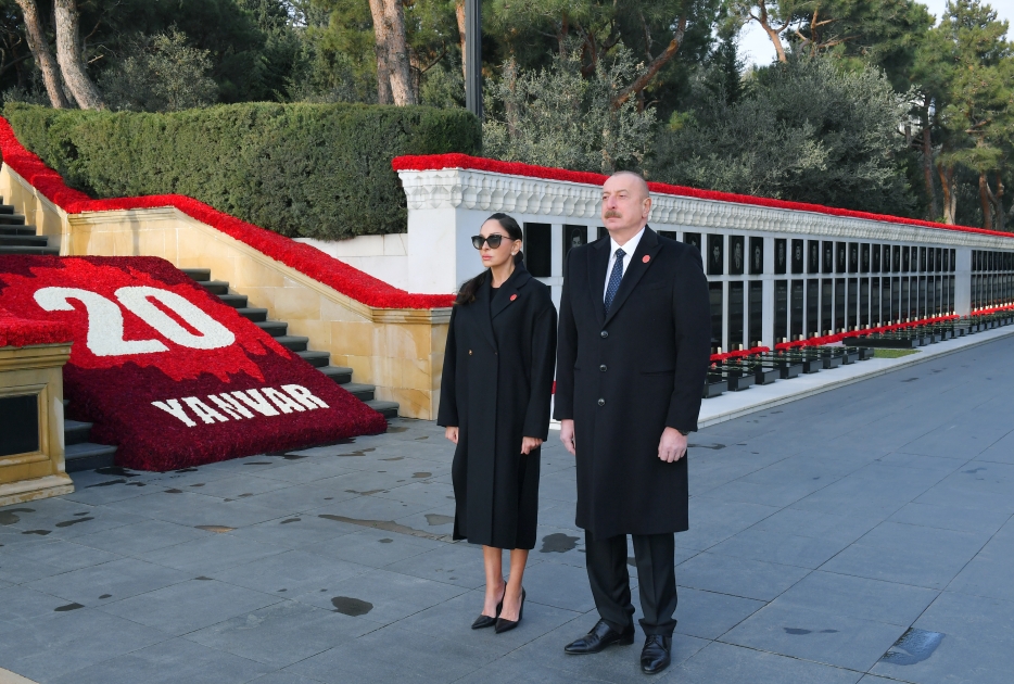 Prezident və birinci xanım Şəhidlər xiyabanını ziyarət etdi (FOTO/YENİLƏNİB)