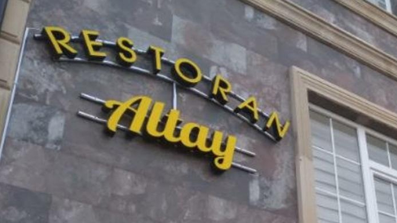 Restorana oğurluğa getdi, içki içib yatdı, yaxalandı - Bakıda ilginc olay