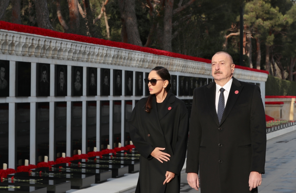 Prezident və birinci xanım Şəhidlər xiyabanını ziyarət etdi (FOTO/YENİLƏNİB)