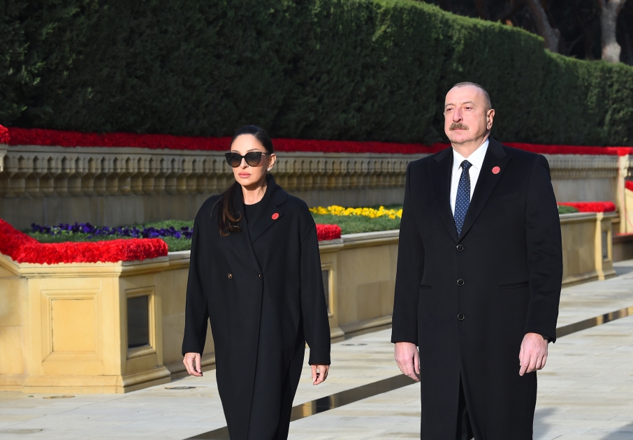 Prezident və birinci xanım Şəhidlər xiyabanını ziyarət etdi (FOTO/YENİLƏNİB)