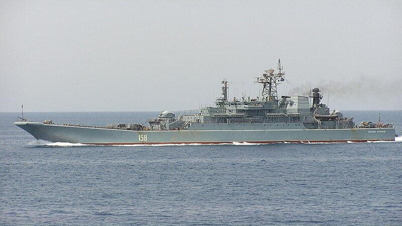 Krım yaxınlığında Rusiyanın “Sezar Kunikov” desant gəmisi vurularaq batdı