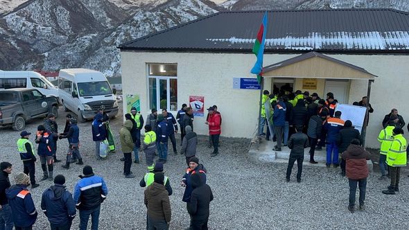 Bölgələrdə seçici fəallığı müşahidə olunur (FOTOREPORTAJ)