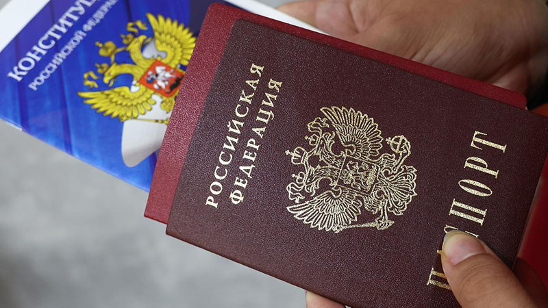 İki milyondan çox Ukrayna vətəndaşına Rusiya pasportu paylanıb