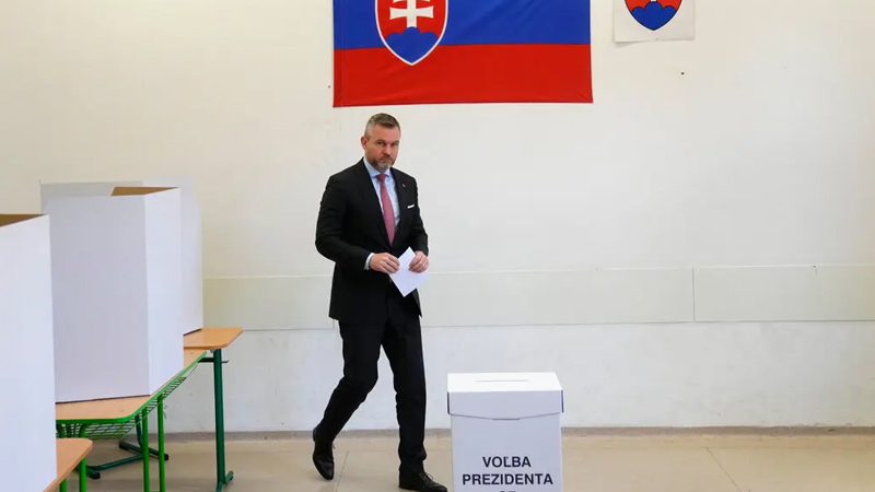 Slovakiyada rusiyayönlü prezident: Qərb seçkilərin nəticələrini necə qiymətləndirir?
