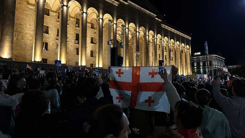 Tbilisidə parlament qarşısında etirazlar keçirilir