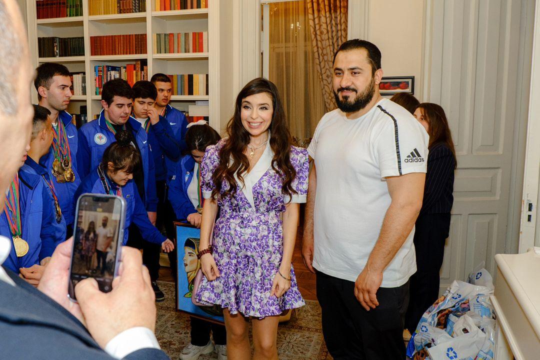 Leyla Əliyeva Azərbaycan Autizm Assosiasiyasının idmançı uşaqları ilə görüşdü (FOTO)