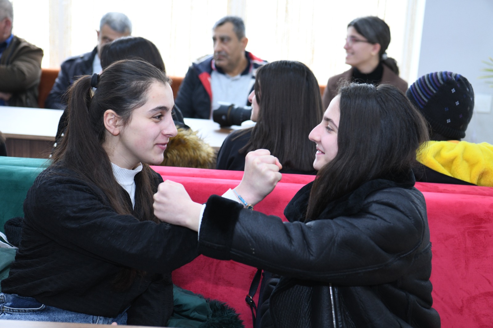 Ucqar kənd abituriyentləri üçün təhsil proqramı: İmtahan stressinin azaldılması üçün təlimlər keçirildi