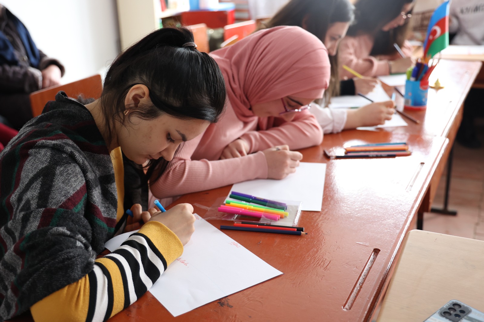 Ucqar kənd abituriyentləri üçün təhsil proqramı: İmtahan stressinin azaldılması üçün təlimlər keçirildi