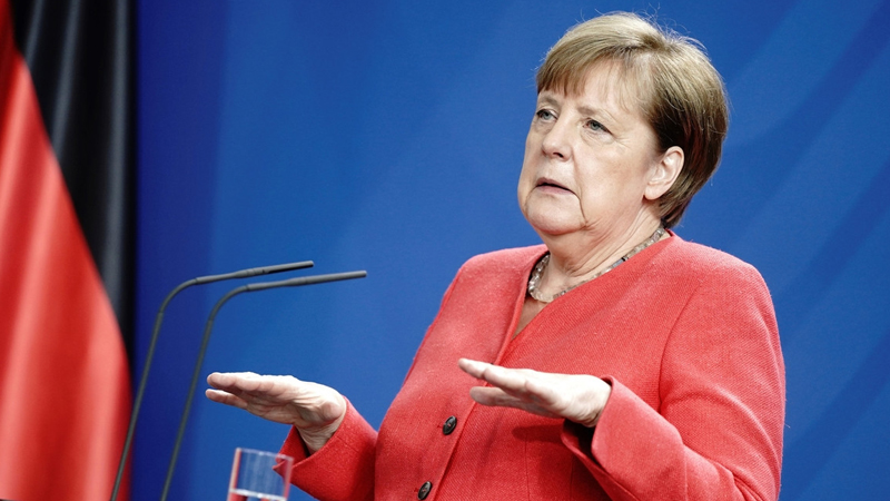 Merkelin memuarı narazılığa səbəb oldu: 