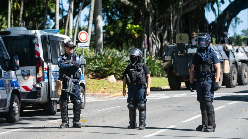 Yeni Kaledoniyada polis etirazçını güllələdi