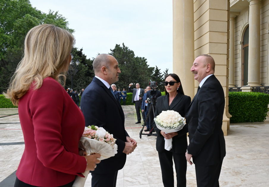 Rumen Radevin rəsmi qarşılanma mərasimi oldu (FOTOLAR)