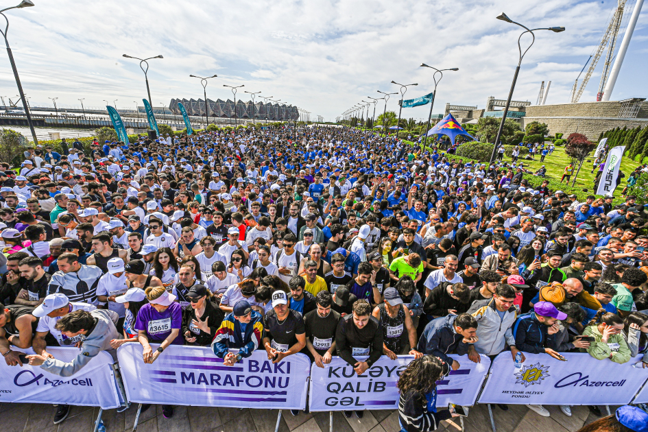 Küləyə qalib gəldilər... - Marafondan maraqlı fotolar