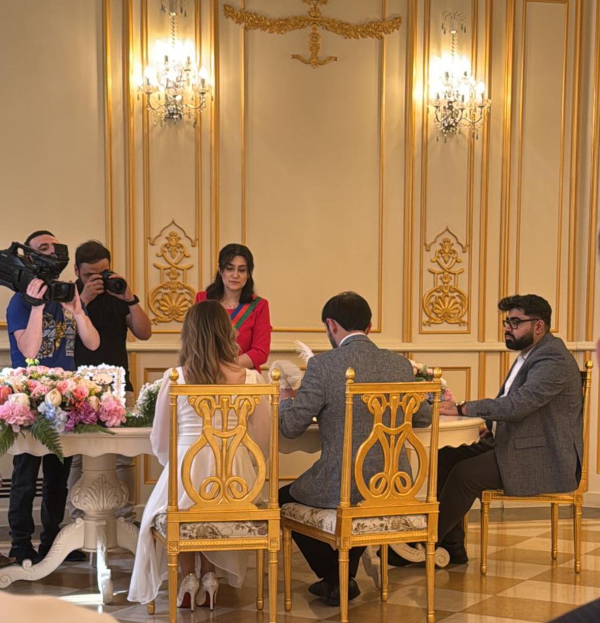 Partiya sədrinin nikah mərasimi oldu (FOTO)