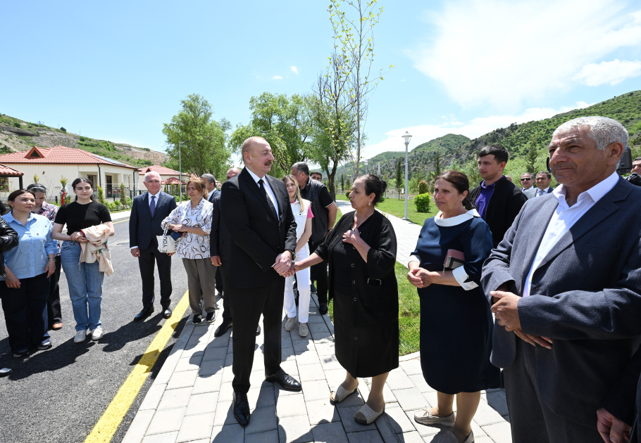 Prezident Laçının Sus kəndinə köçmüş sakinlərlə görüşüb (FOTOLAR)