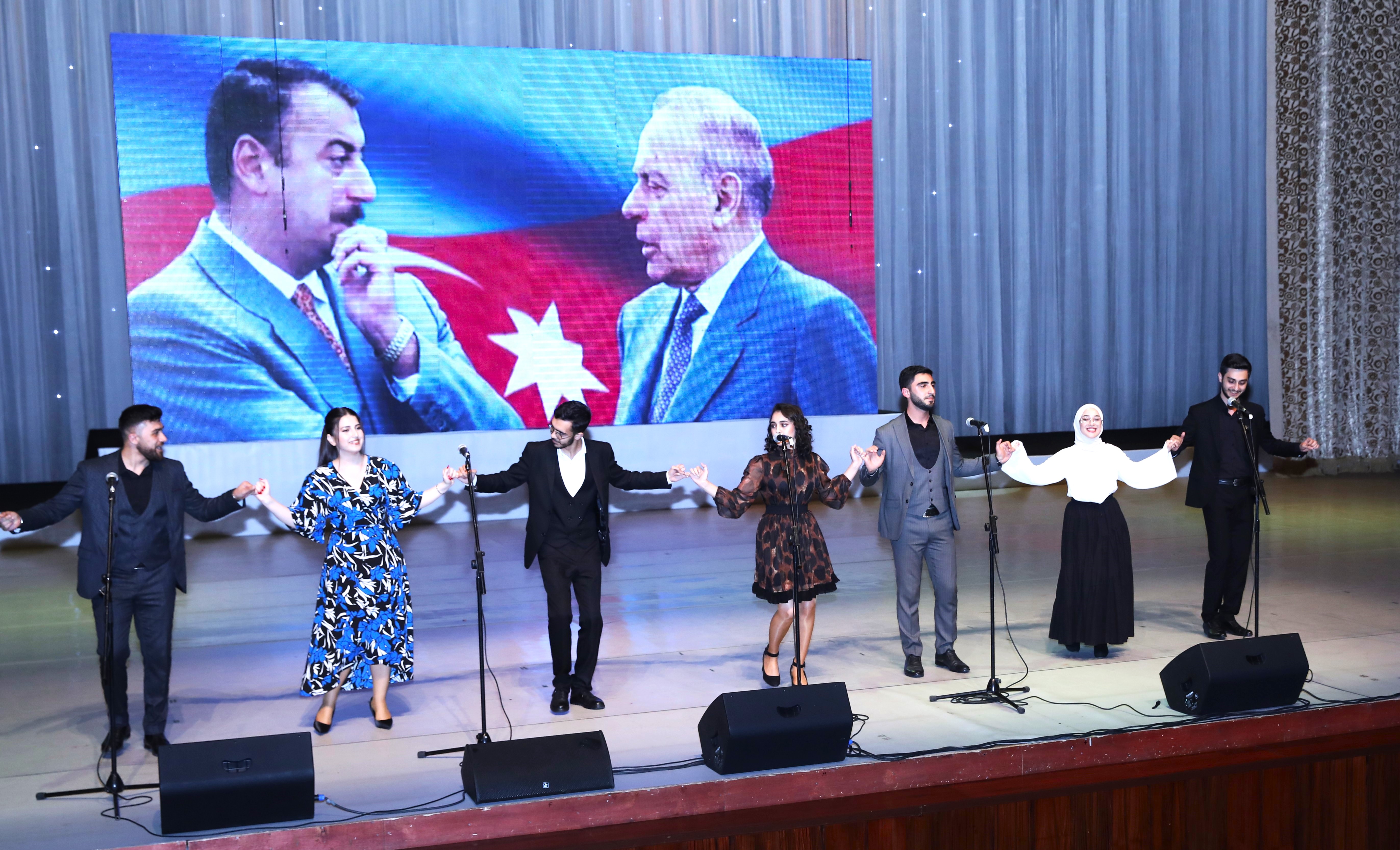 Tələbələr arasında keçirilmiş müsabiqə-festivalın yekun konserti olub (FOTO)