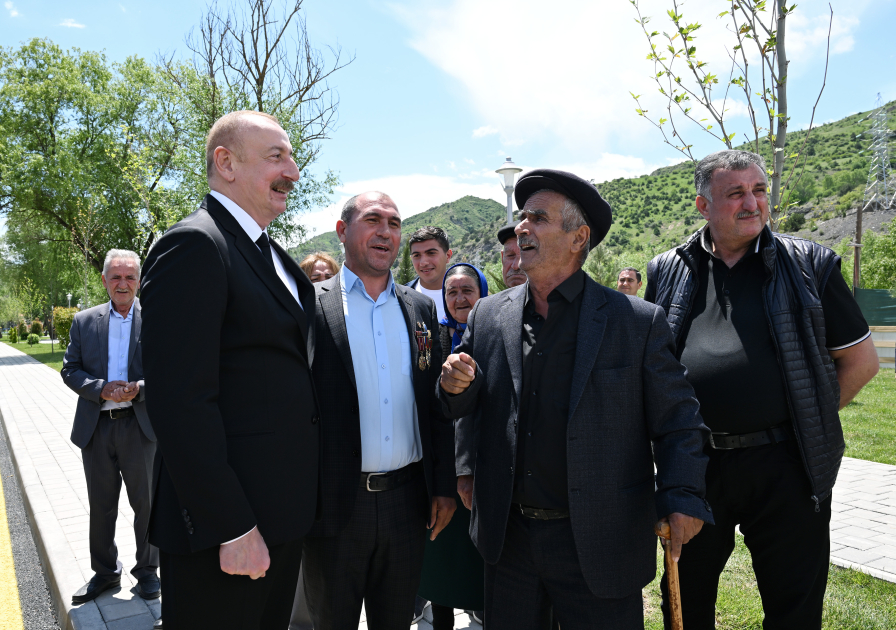 Prezident Laçının Sus kəndinə köçmüş sakinlərlə görüşüb (FOTOLAR)