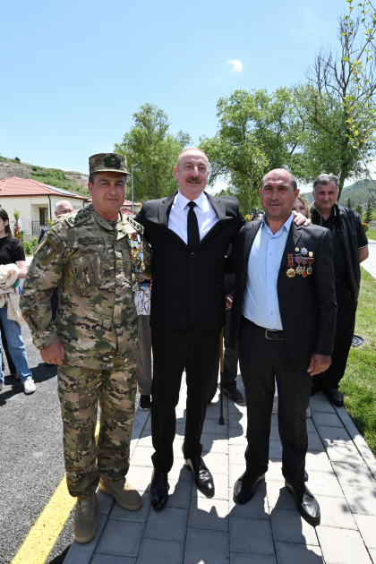 Prezident Laçının Sus kəndinə köçmüş sakinlərlə görüşüb (FOTOLAR)