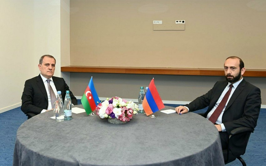 Almatıda Ceyhun Bayramov-Ararat Mirzoyan görüşü başladı (YENİLƏNİB)