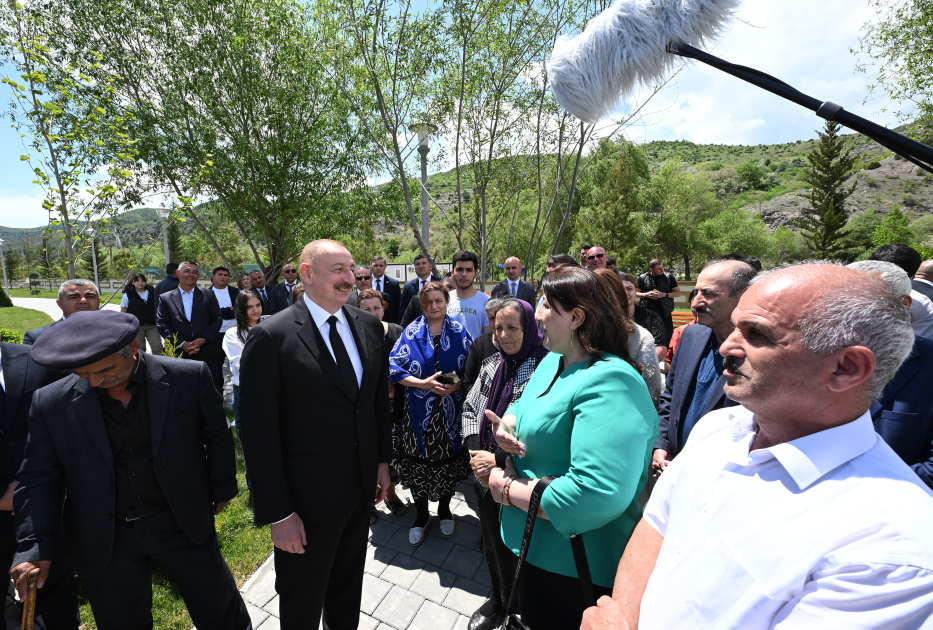 Prezident Laçının Sus kəndinə köçmüş sakinlərlə görüşüb (FOTOLAR)