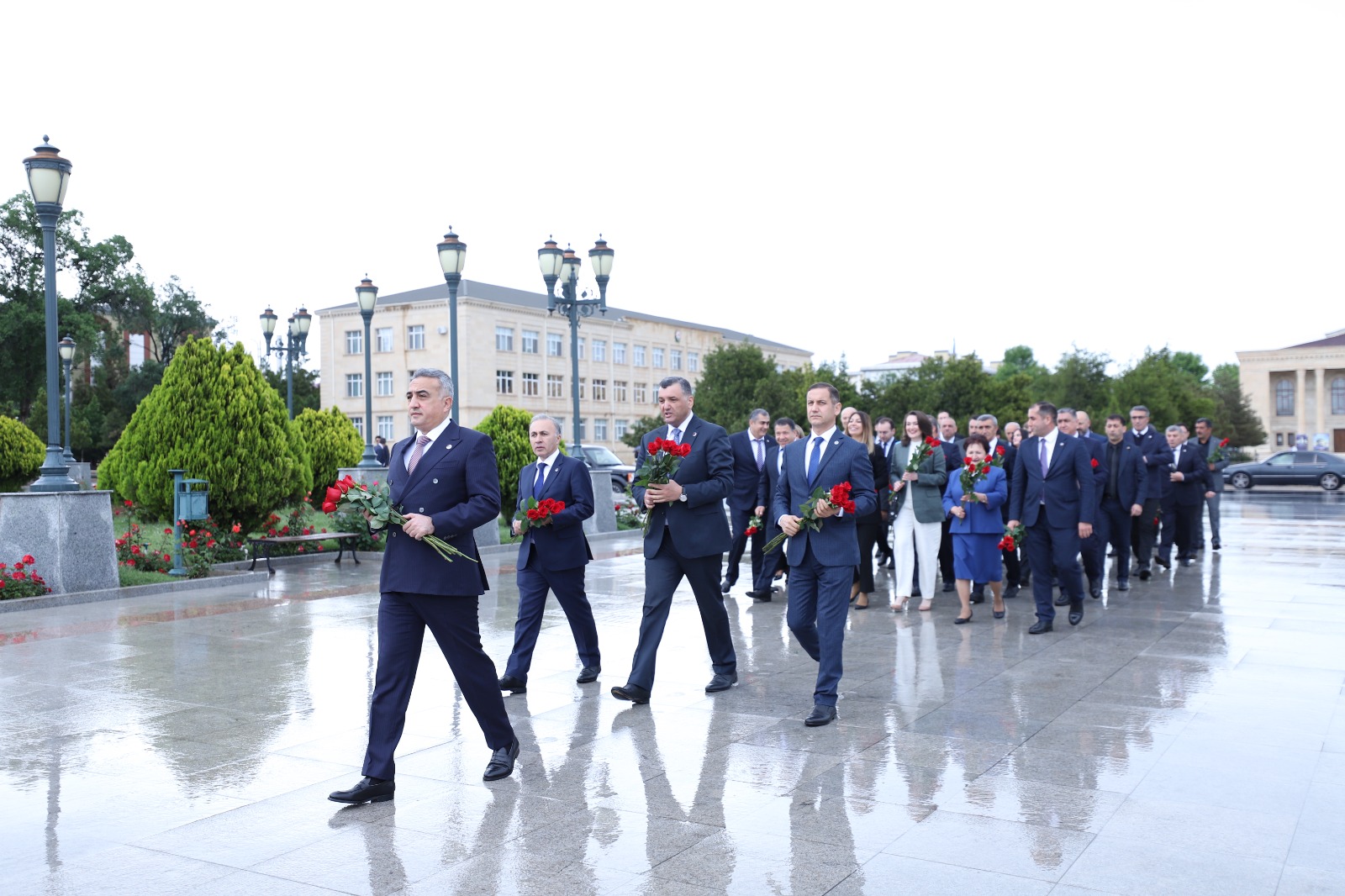 Heydər Əliyevin 101 illiyi və Naxçıvanın 100 illiyi ilə bağlı konfrans keçirilib (FOTO)