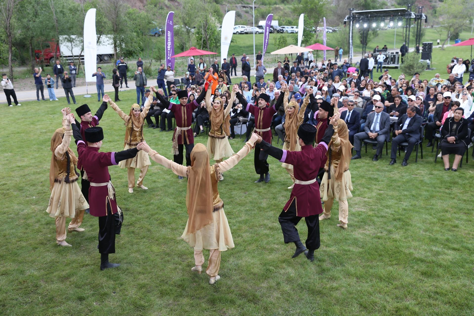“Xarıbülbül” festivalı “Sələflər və xələflər”lə Laçında (FOTOLAR)