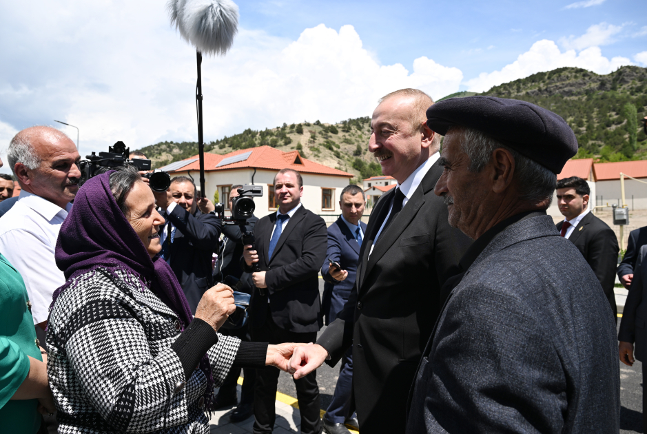 Prezident Laçının Sus kəndinə köçmüş sakinlərlə görüşüb (FOTOLAR)