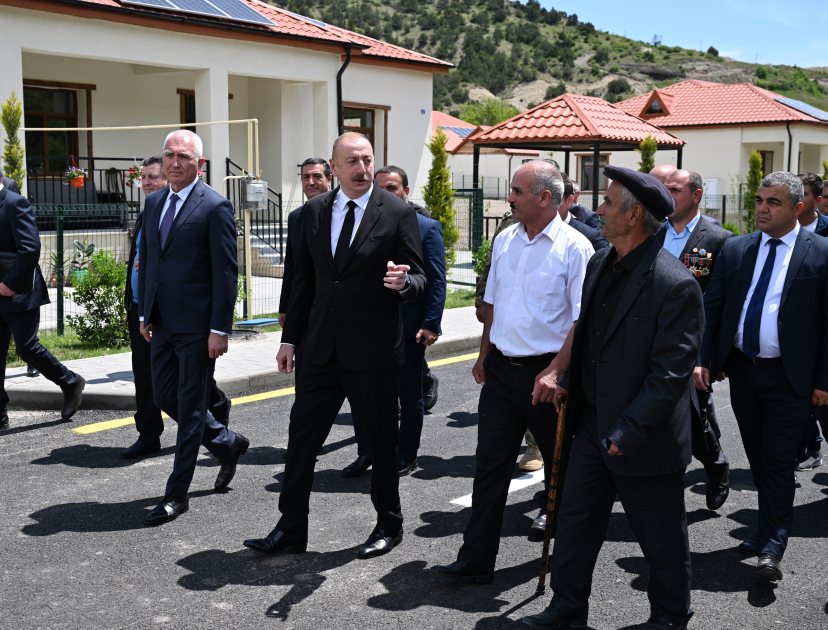 Prezident Laçının Sus kəndinə köçmüş sakinlərlə görüşüb (FOTOLAR)