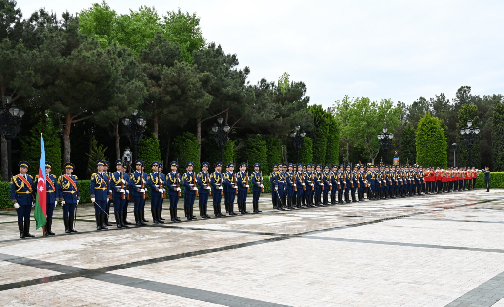 Rumen Radevin rəsmi qarşılanma mərasimi oldu (FOTOLAR)