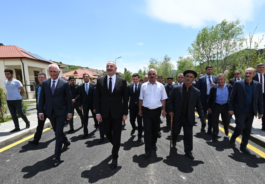 Prezident Laçının Sus kəndinə köçmüş sakinlərlə görüşüb (FOTOLAR)