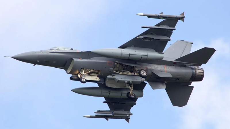 F-16 pilotlarının təlimi ilə bağlı Ukrayna ilə Qərb arasında münaqişələr yaşanır - 