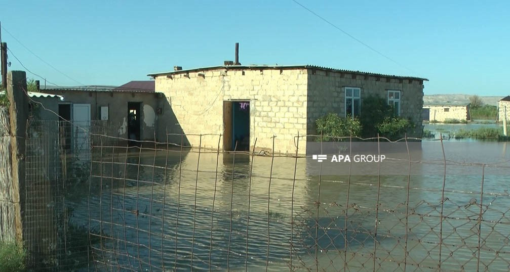 Pirsaat su anbarında suyun səviyyəsi kritik həddə çatdı (FOTO)