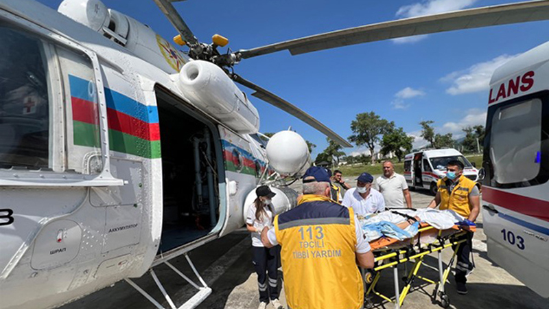 Qəbələdən Bakıya helikopterlə təxliyə olundu  (FOTOLAR)