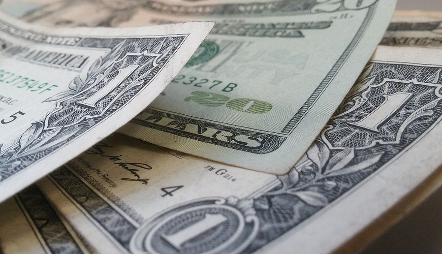 Dollara tələb artımı davam edir: devalvasiya gözlənilirmi?
