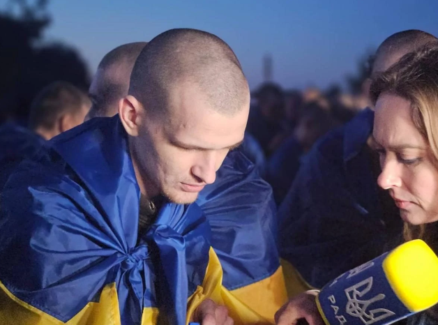 Ukrayna 90 hərbçisini əsirlikdən qaytardı (FOTO)
