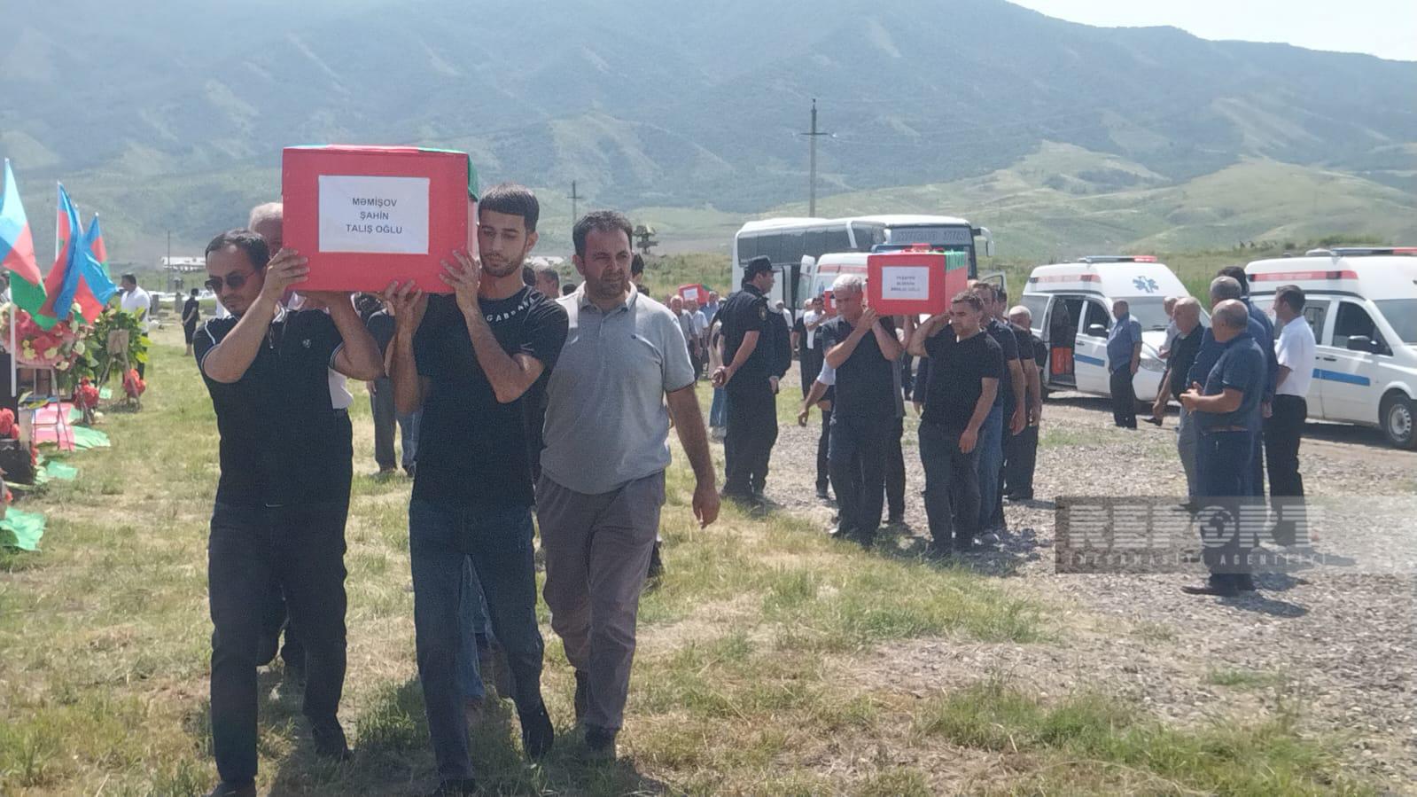 Xocalıda Birinci Qarabağ müharibəsinin daha beş şəhidi dəfn edildi (FOTO)