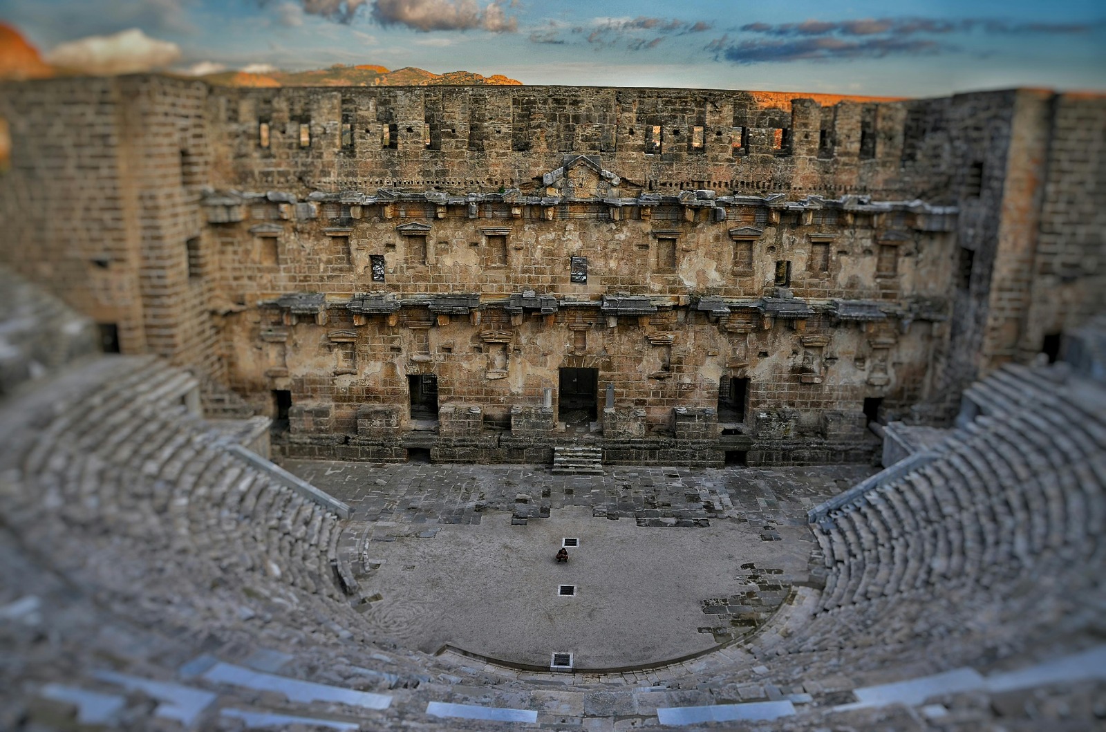 Antalyanın simvolu sayılan qədim Aspendos şəhəri (FOTO)