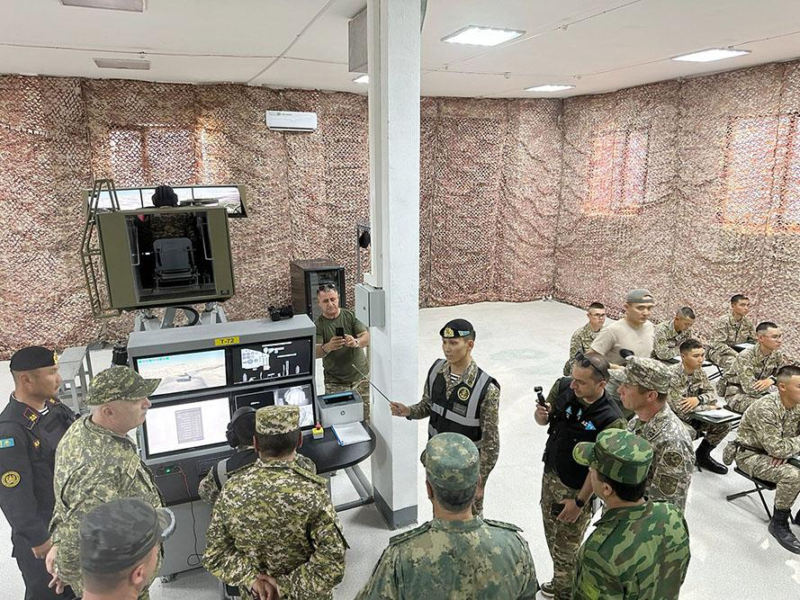 Zakir Həsənov Qazaxıstanın hərbi gəmilərindən birini ziyarət etdi  (FOTO/VİDEO)