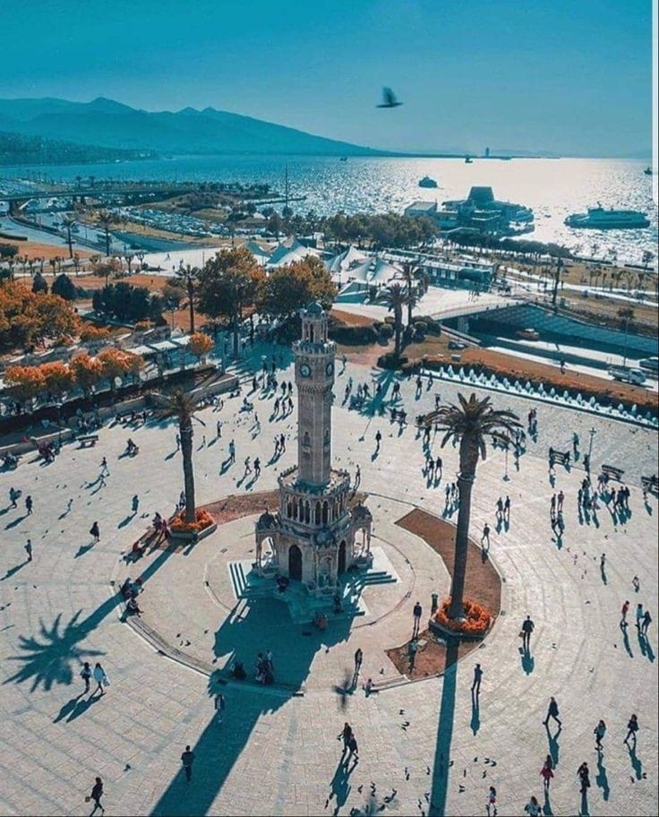 Keçmiş və müasirliyi özündə birləşdirən şəhər İzmir (FOTO)