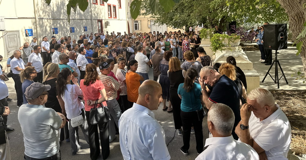 Asim Mollazadə Nəsimi rayonunda seçicilərlə növbəti kütləvi görüşünü keçirdi