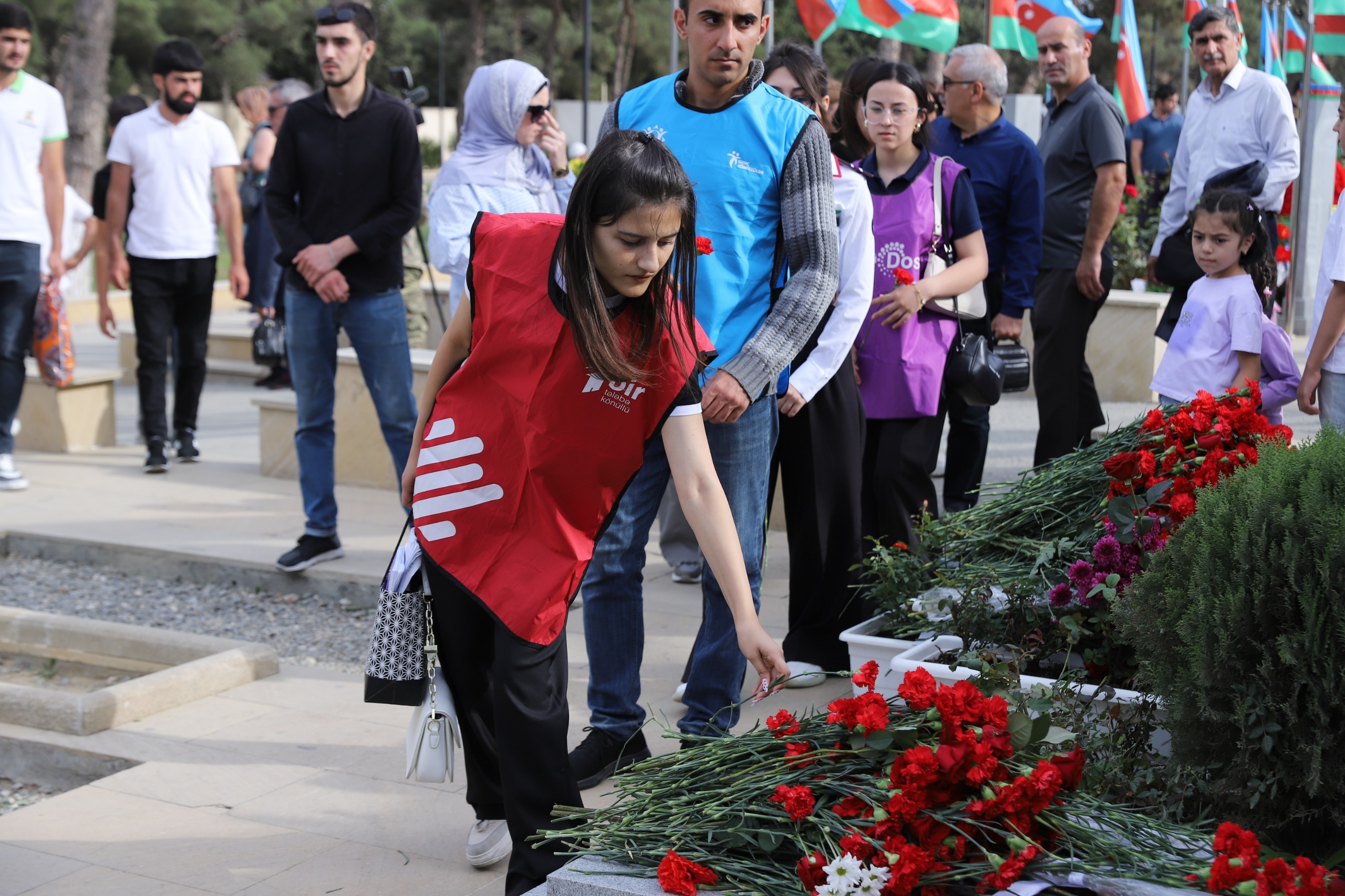 Azərbaycan Könüllüləri şəhidlərimizin əziz xatirəsini yad ediblər (FOTO)