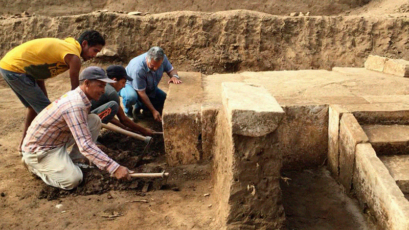 Arxeoloqlar II Ramzesin qılıncını tapdı (FOTO)