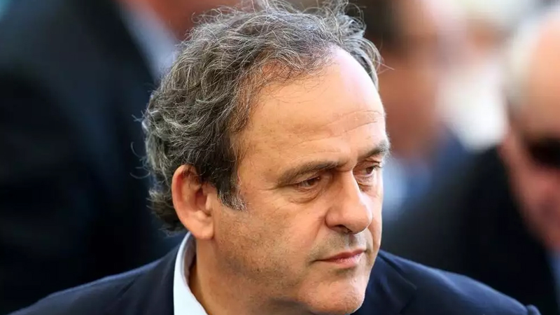 Mişel Platini futbol qaydalarının dəyişdirilməsini təklif etdi