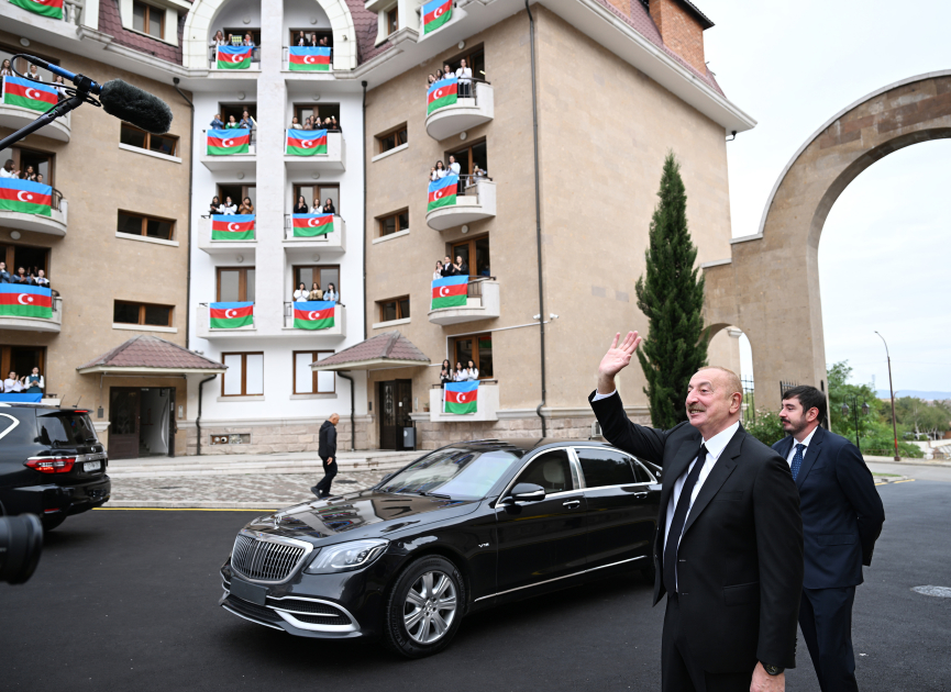 Prezident Qarabağ Universitetinin və yataqxanasının açılışında (YENİLƏNİB)