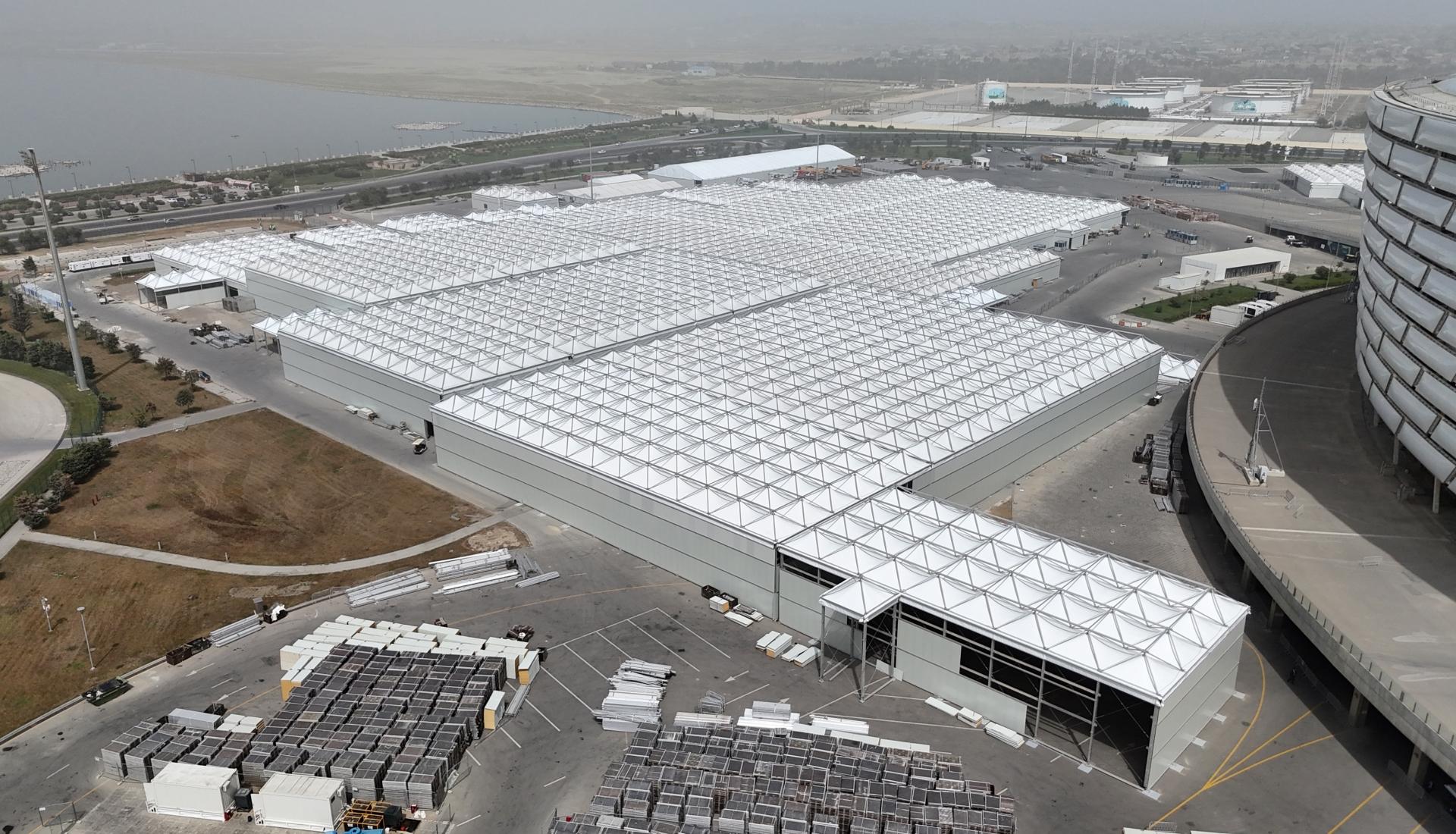 Prezident Bakı Olimpiya Stadionunun ərazisində COP29-a hazırlıqla bağlı görülən işlərlə tanış olub (FOTO)