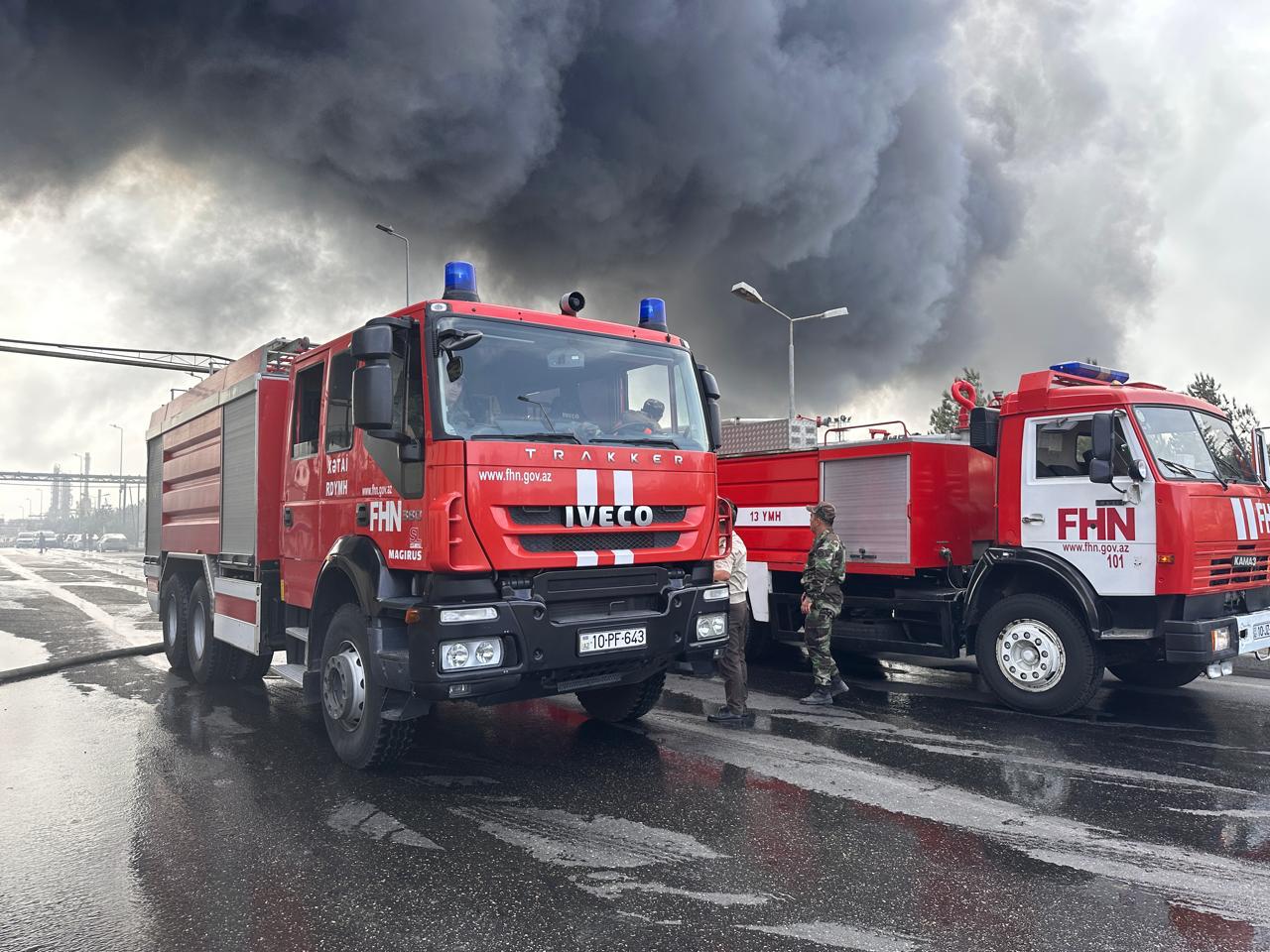 Bakıda boya sexində yanğın tam söndürüldü (FOTO/VİDEO/YENİLƏNİB)