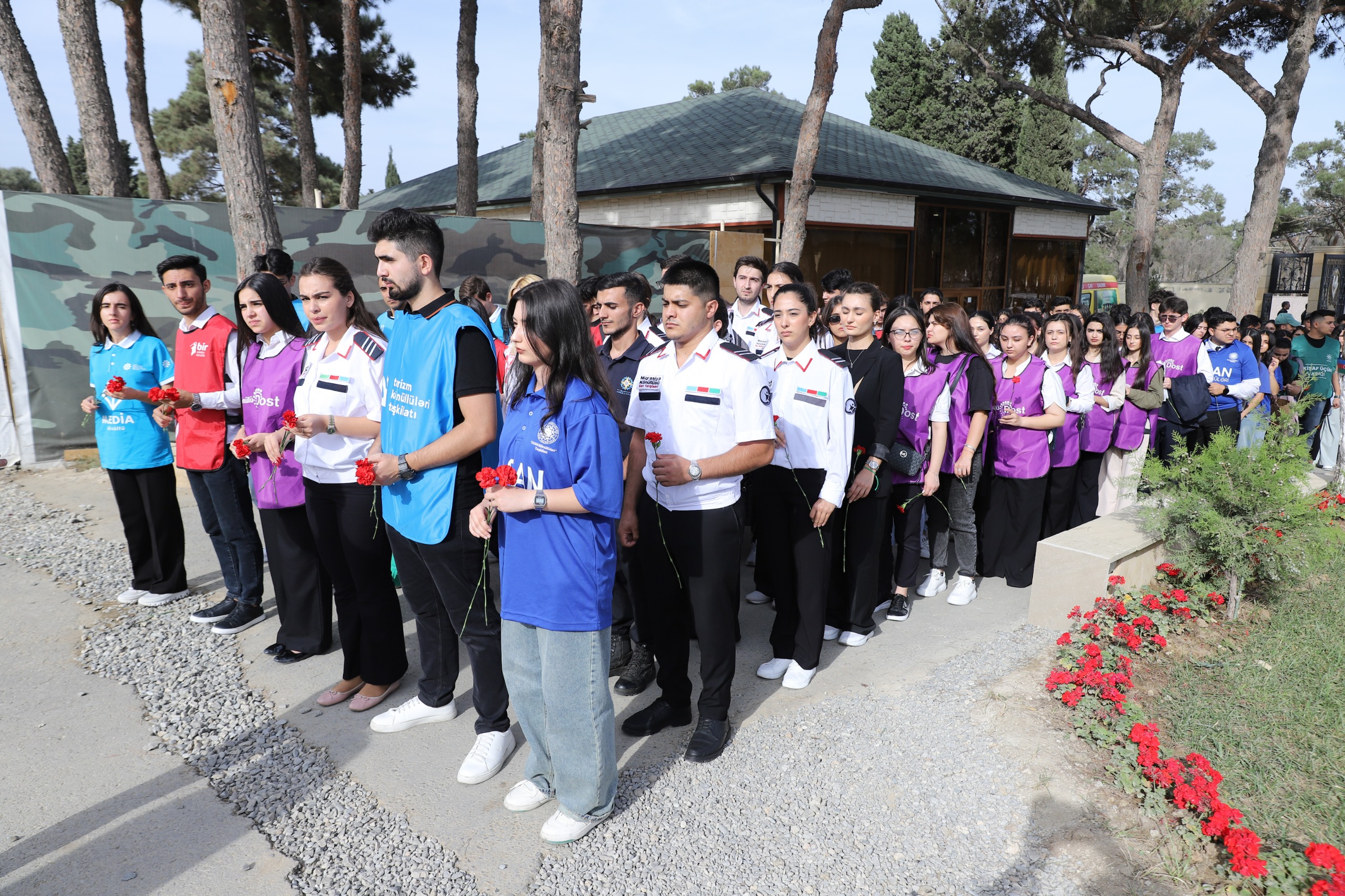 Azərbaycan Könüllüləri şəhidlərimizin əziz xatirəsini yad ediblər (FOTO)