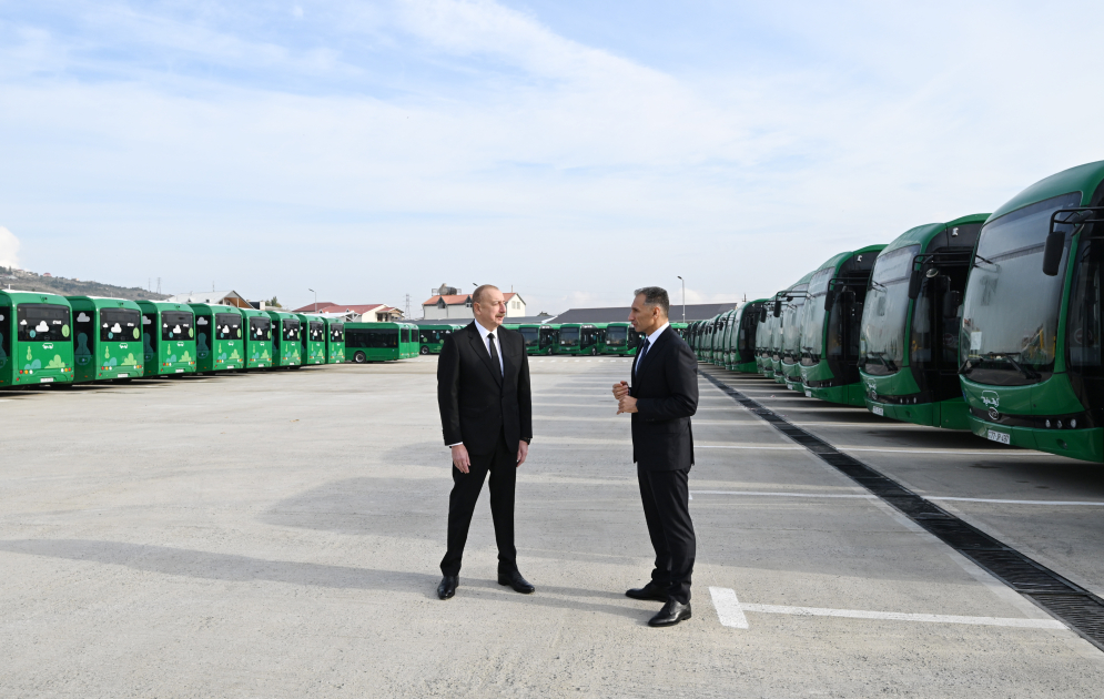 Prezident Bakıda Metropolitenində və Zığ Elektrik Avtobus Parkında olub (YENİLƏNİB)